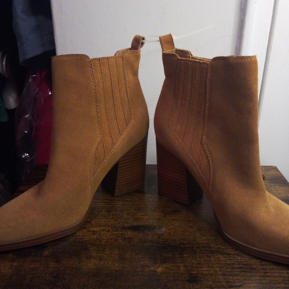 Marc Fisher, NWOT, Women's, Pull-On Boots, Size 6.5, Color Tan, Brown, - Picture 7 of 10